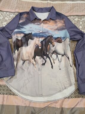 Women's Horse Print Long-Sleeve Button-Up Shirt - Purple/Multicolor